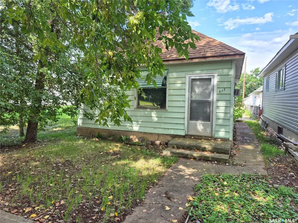 517 Beckwell Avenue Radville SK S0C 2G0