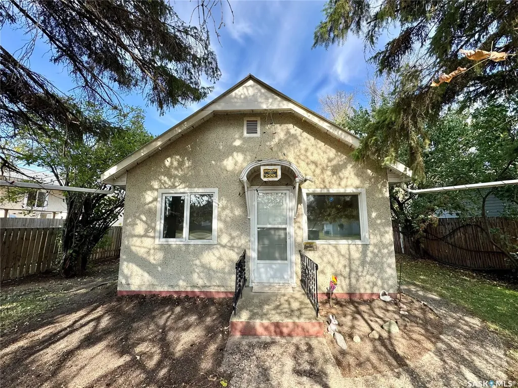 712 6th Street E Prince Albert SK S6V 0N8