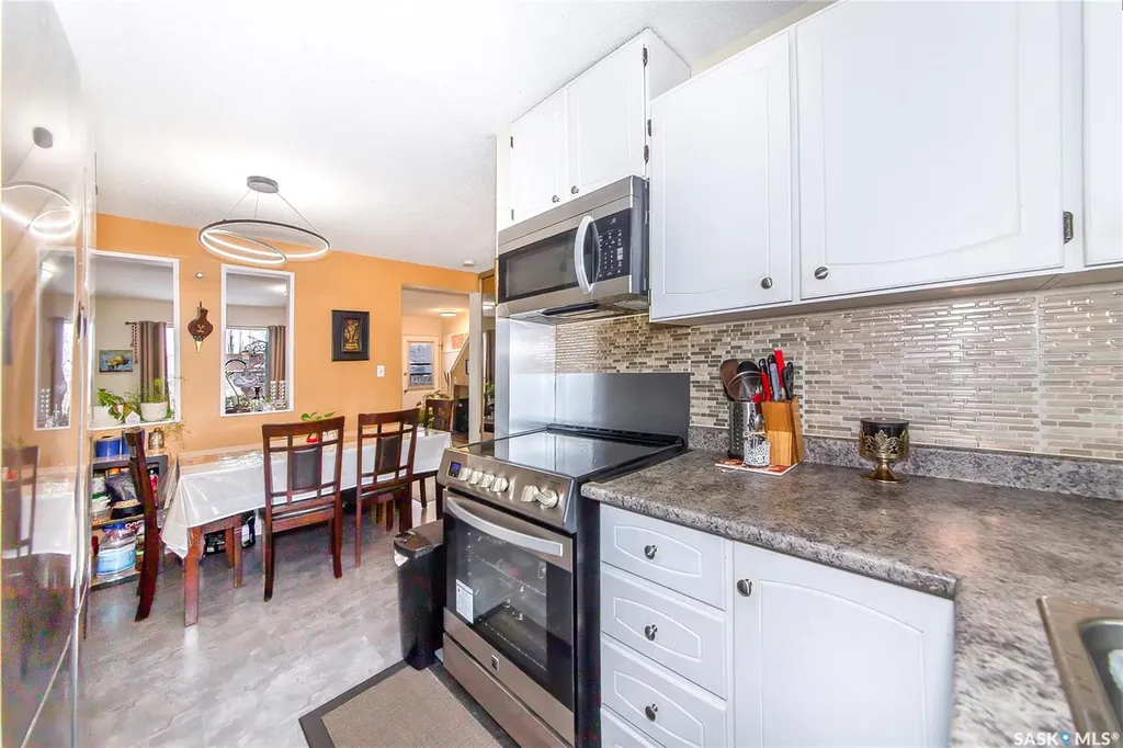 1128 Mckercher Drive Saskatoon SK S7H 4Y7