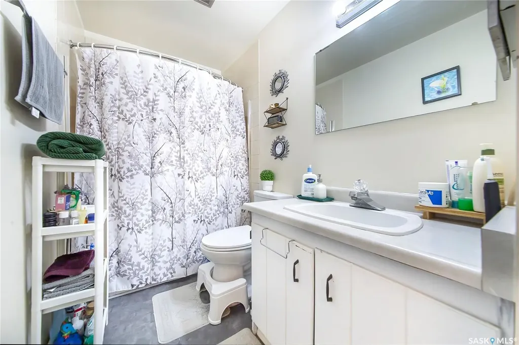 1128 Mckercher Drive Saskatoon SK S7H 4Y7