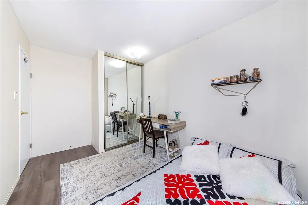 1128 Mckercher Drive Saskatoon SK S7H 4Y7