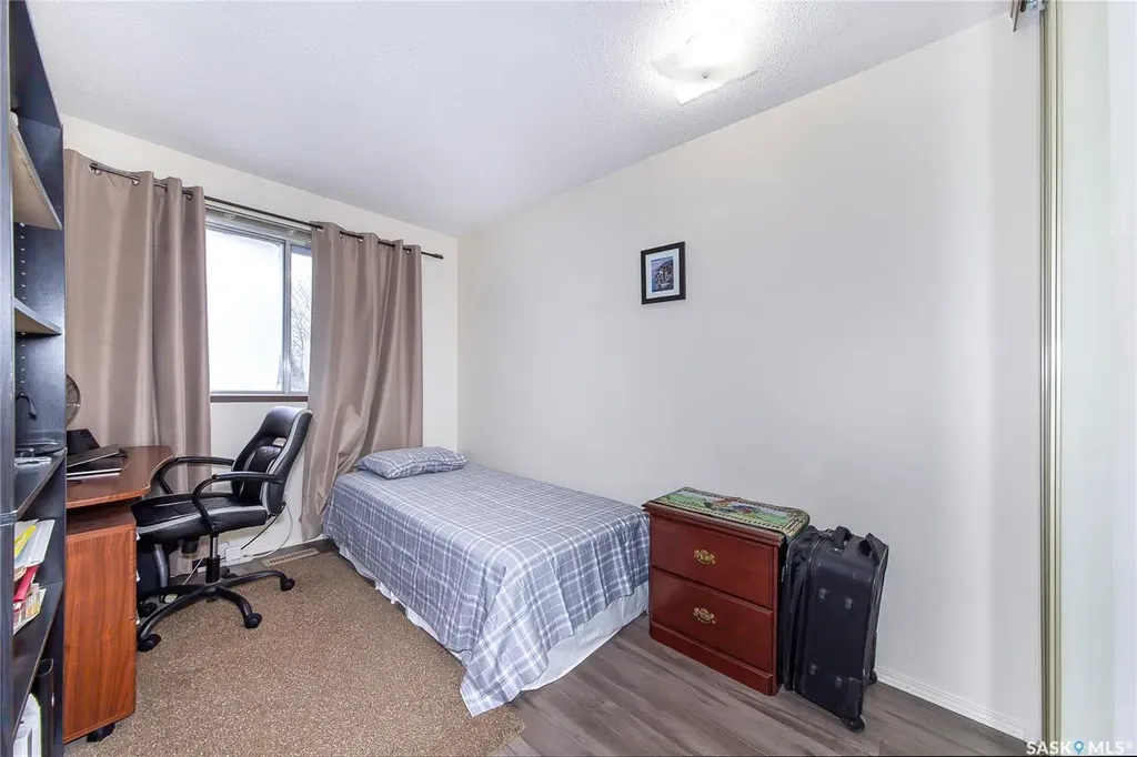 1128 Mckercher Drive Saskatoon SK S7H 4Y7