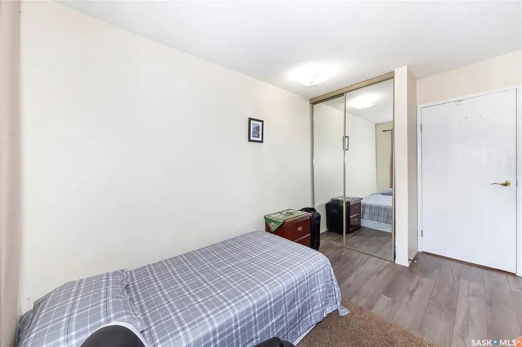 1128 Mckercher Drive Saskatoon SK S7H 4Y7