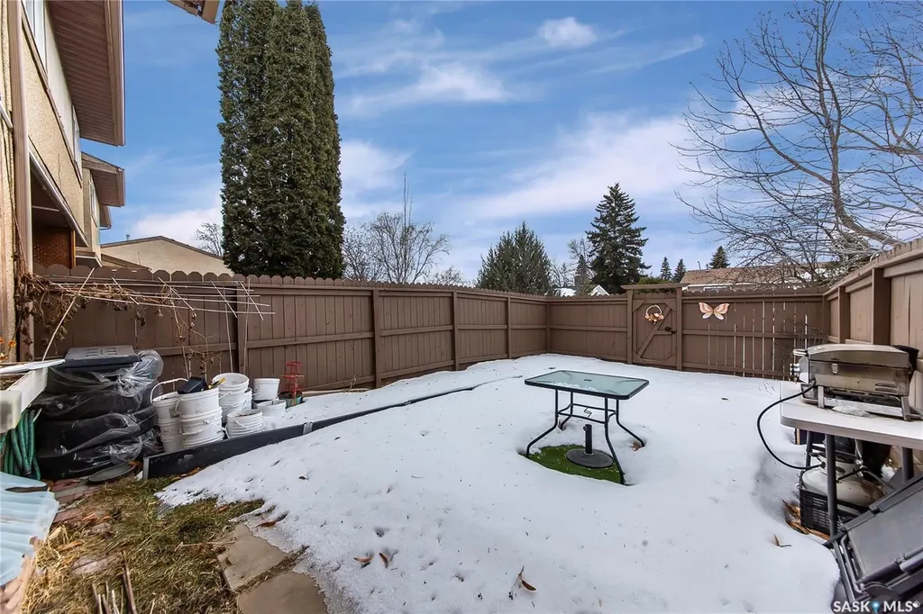 1128 Mckercher Drive Saskatoon SK S7H 4Y7