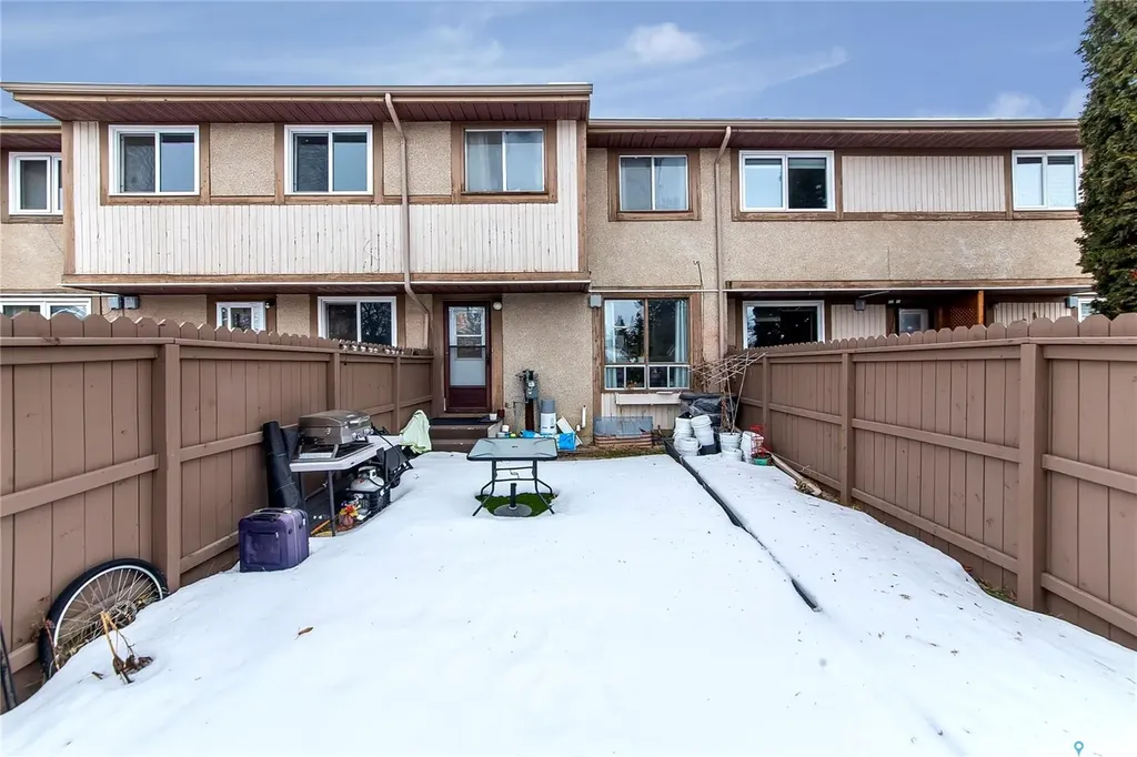 1128 Mckercher Drive Saskatoon SK S7H 4Y7