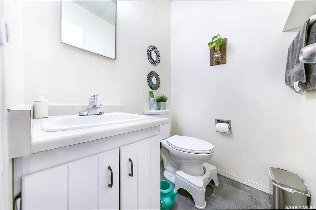 1128 Mckercher Drive Saskatoon SK S7H 4Y7