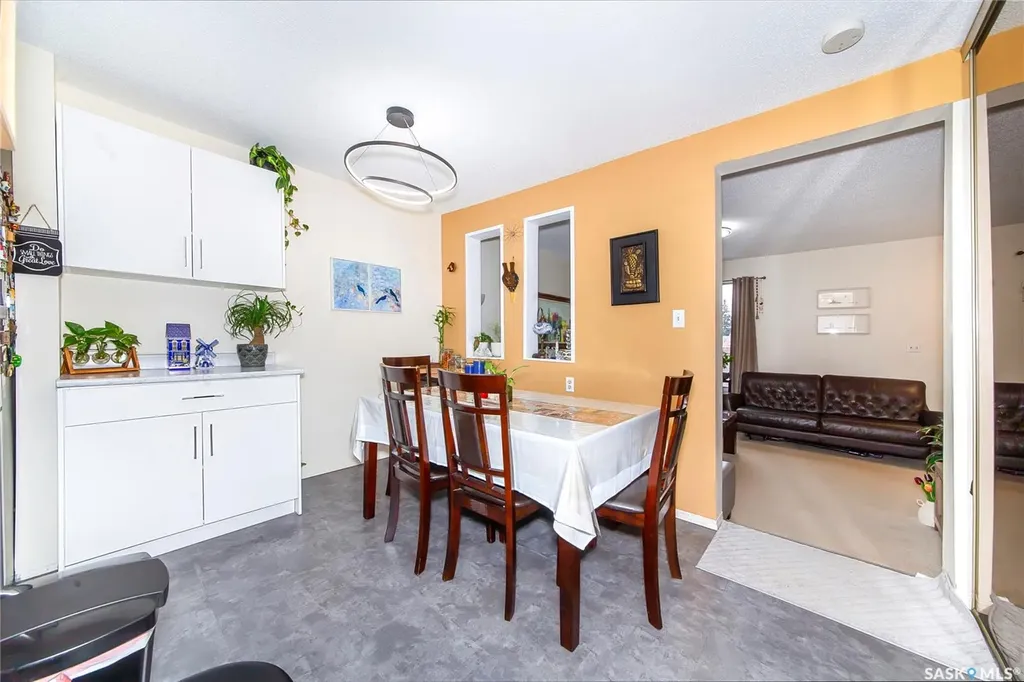 1128 Mckercher Drive Saskatoon SK S7H 4Y7