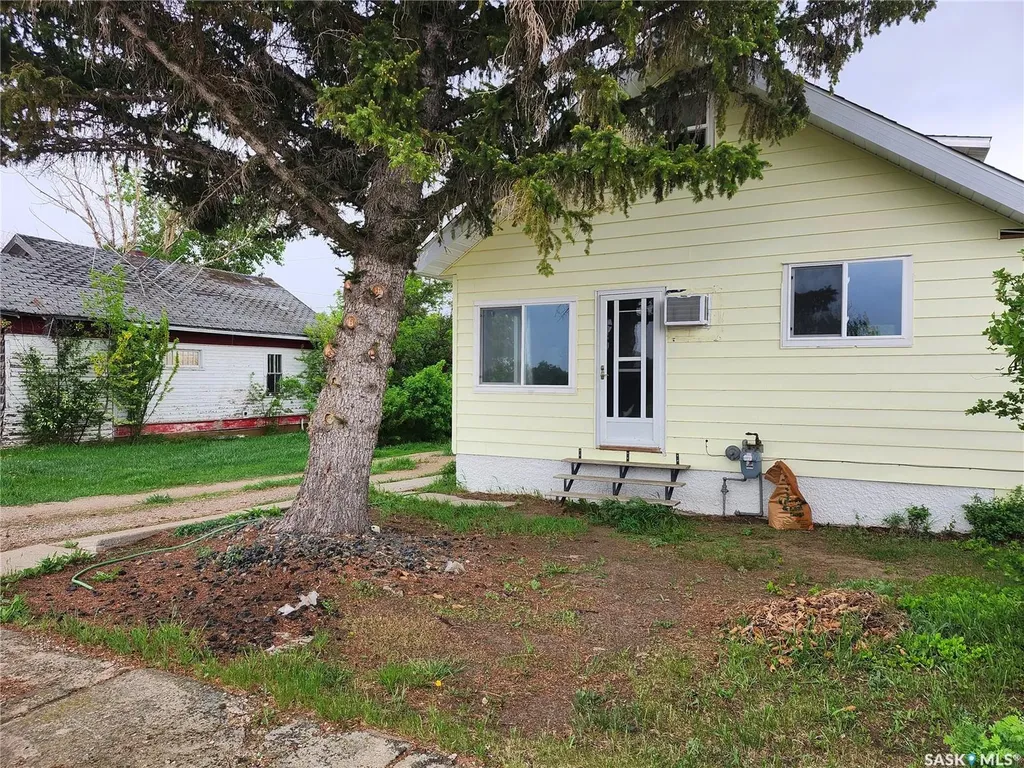 401 Railway Avenue Tramping Lake SK S0K 4H0