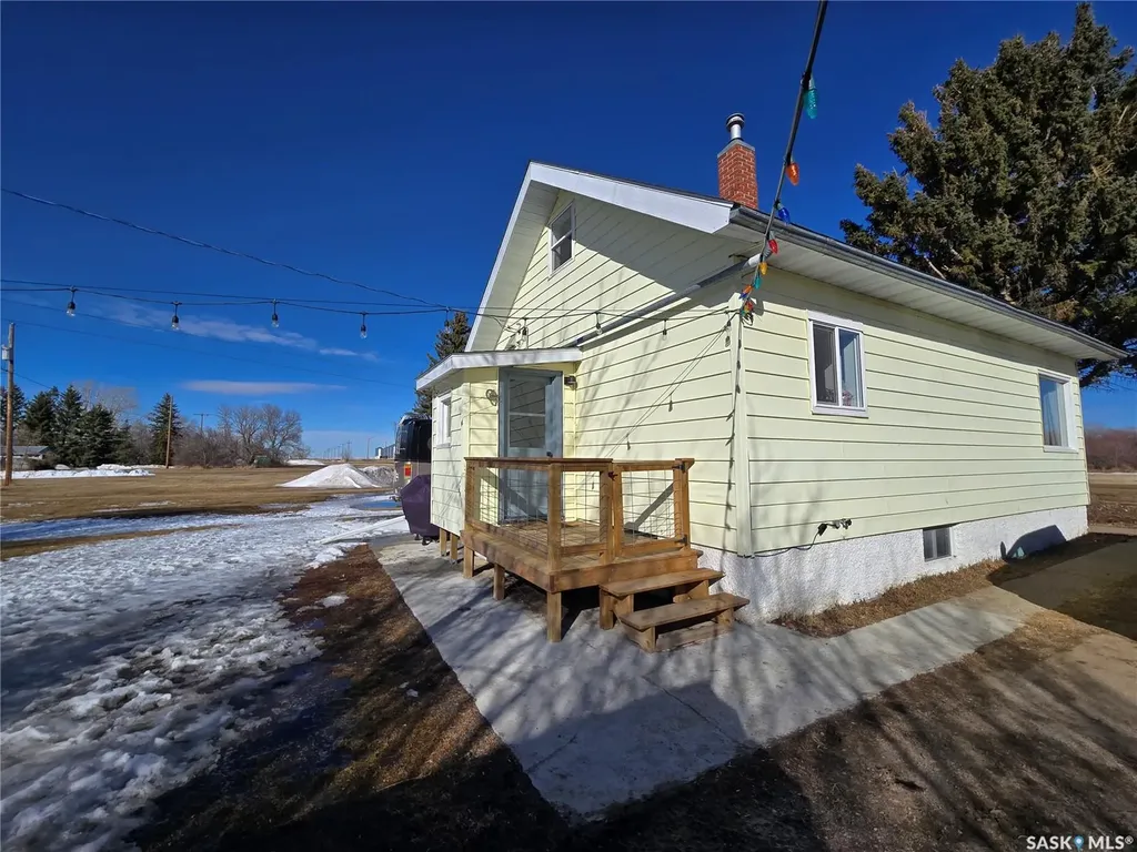401 Railway Avenue Tramping Lake SK S0K 4H0