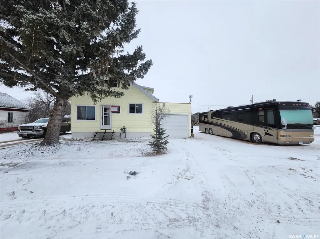 401 Railway Avenue Tramping Lake SK S0K 4H0