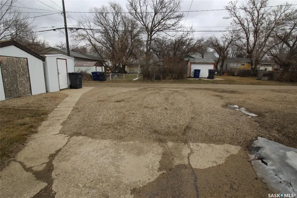 522 4th Street W Shaunavon SK S0N 2M0