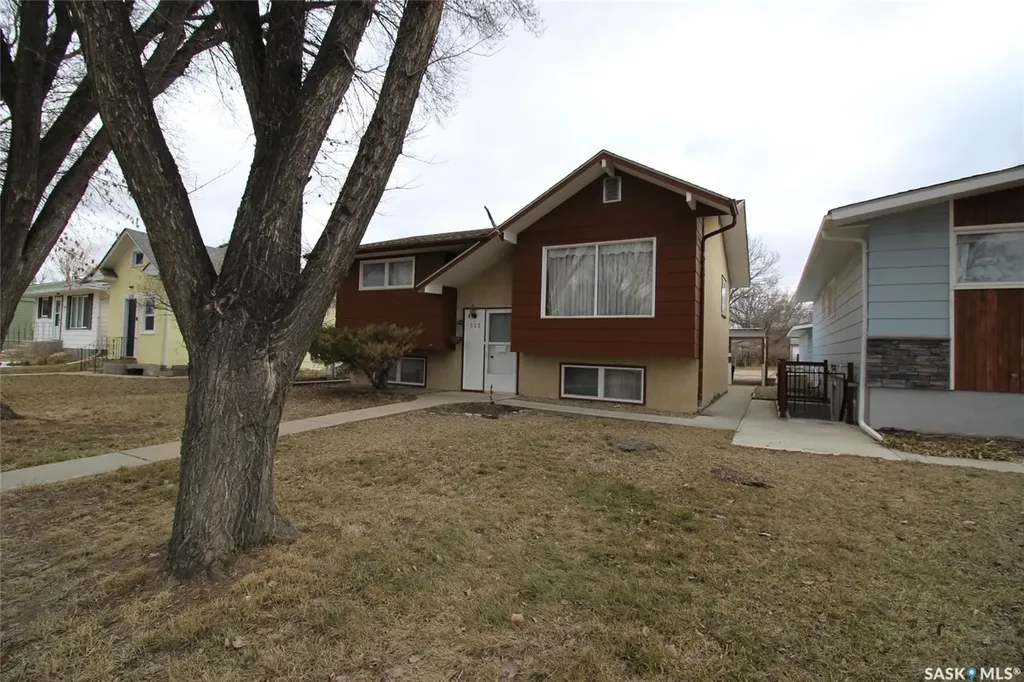 522 4th Street W Shaunavon SK S0N 2M0