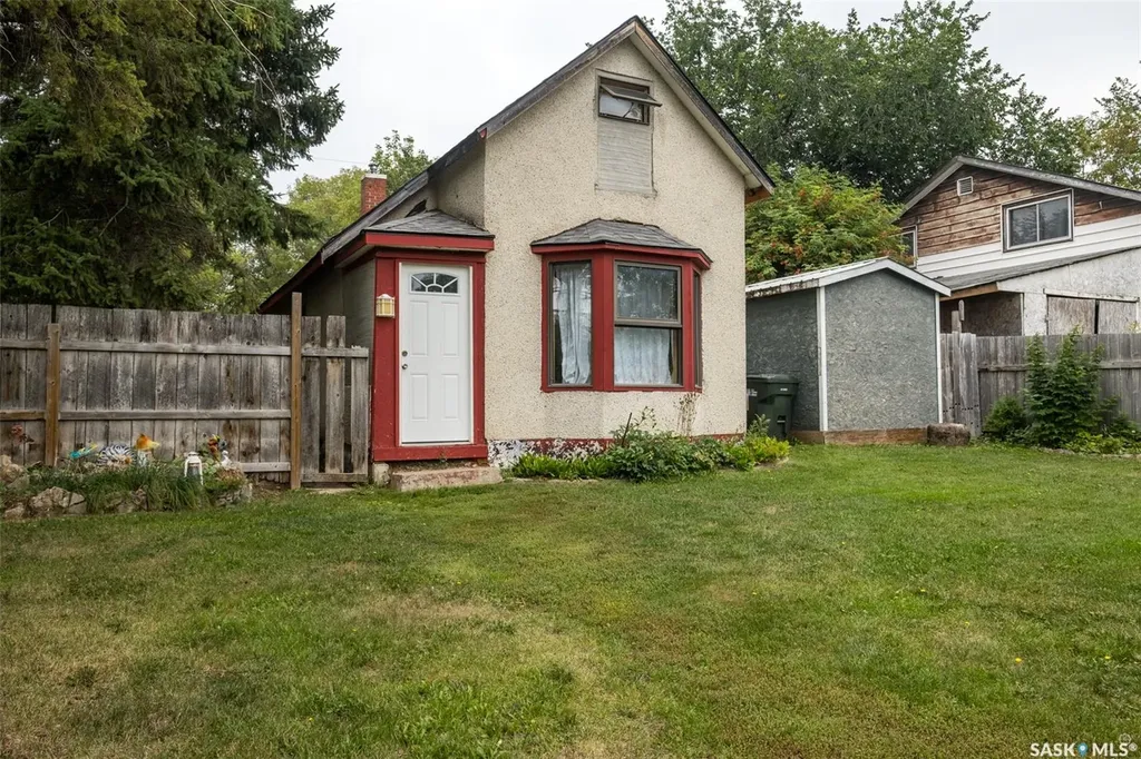 546 7th Street E Prince Albert SK S6V 0S5