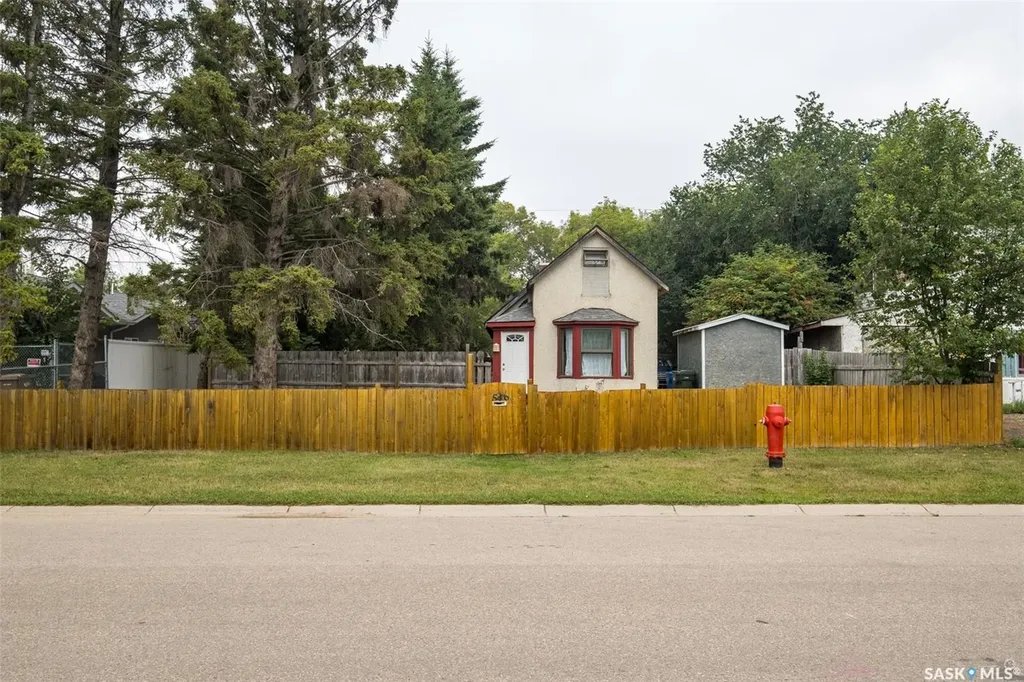 546 7th Street E Prince Albert SK S6V 0S5