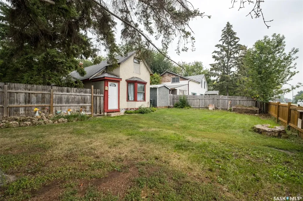 546 7th Street E Prince Albert SK S6V 0S5