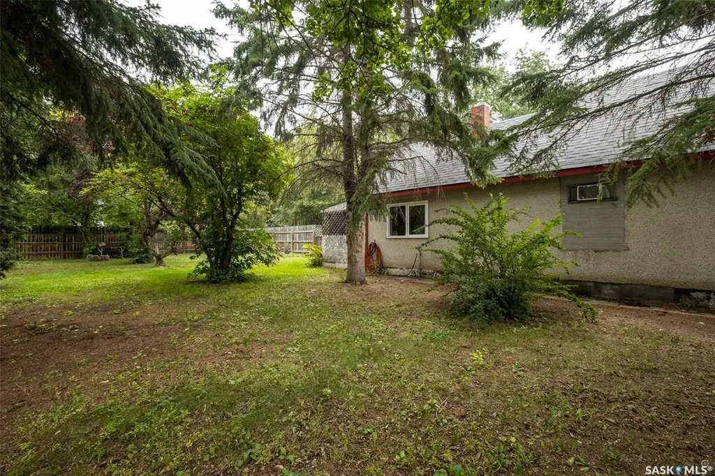 546 7th Street E Prince Albert SK S6V 0S5