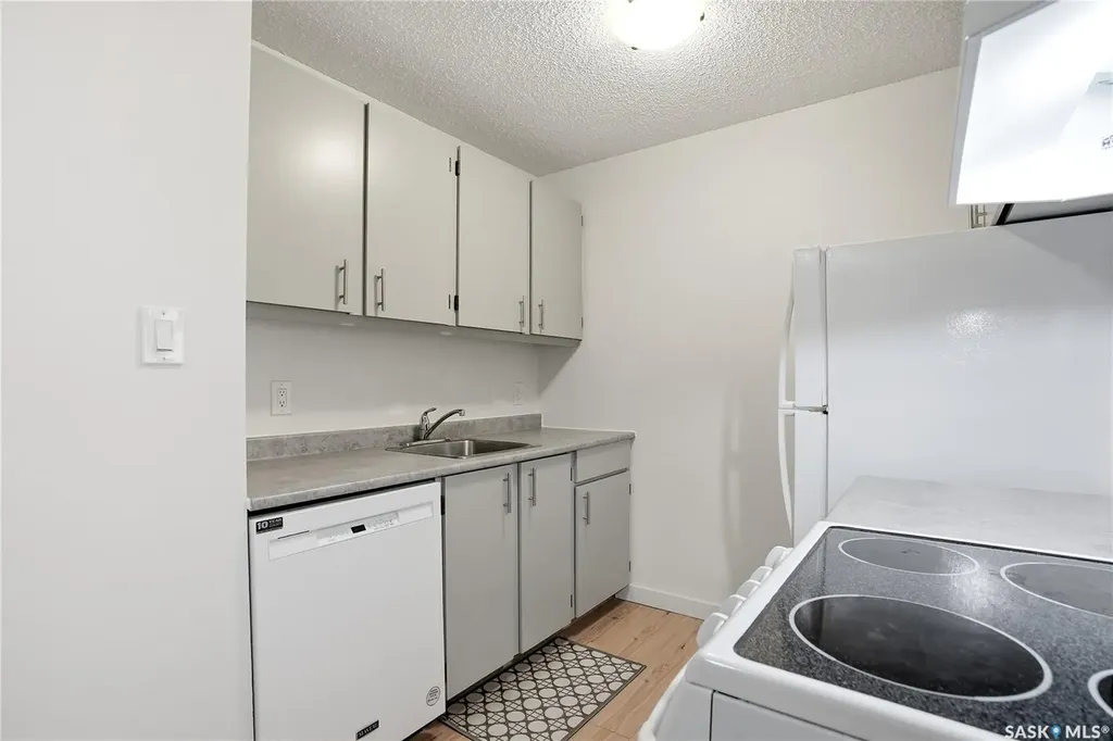 423 Tait Court Saskatoon SK S7H 5L3