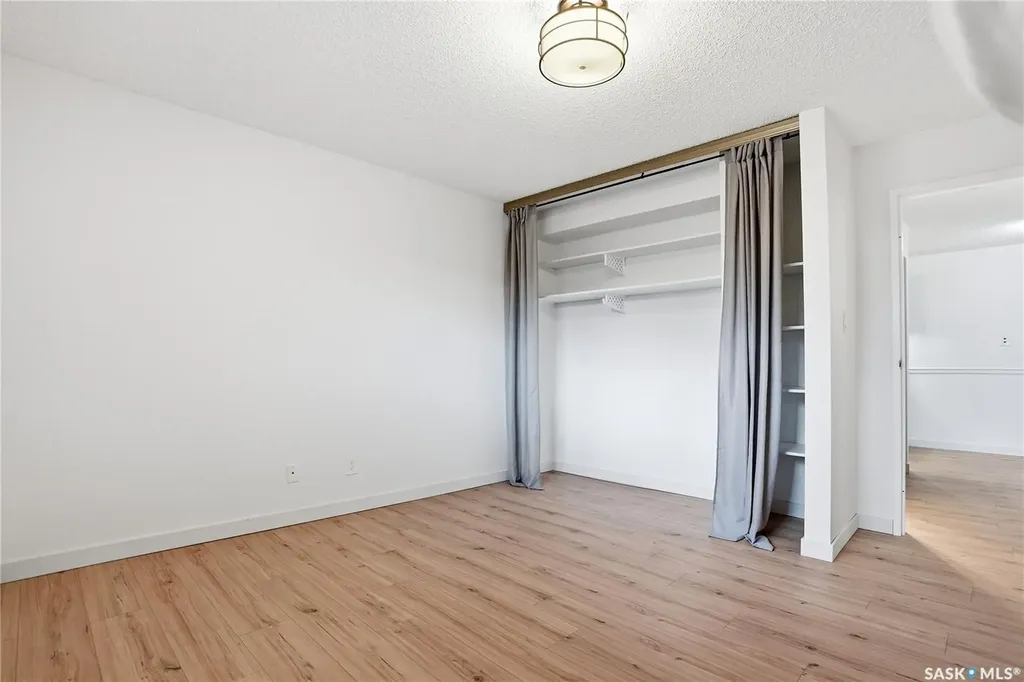423 Tait Court Saskatoon SK S7H 5L3