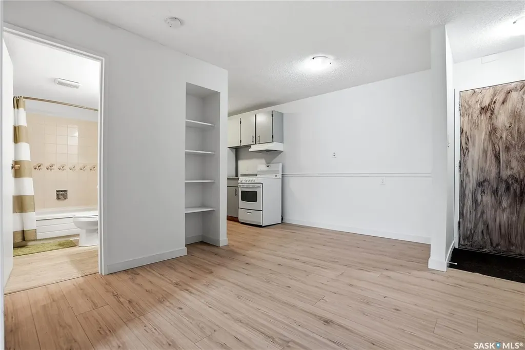 423 Tait Court Saskatoon SK S7H 5L3