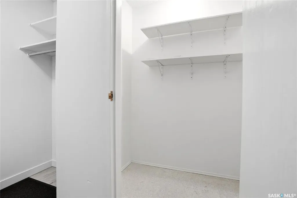 423 Tait Court Saskatoon SK S7H 5L3