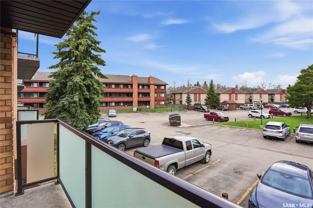 423 Tait Court Saskatoon SK S7H 5L3