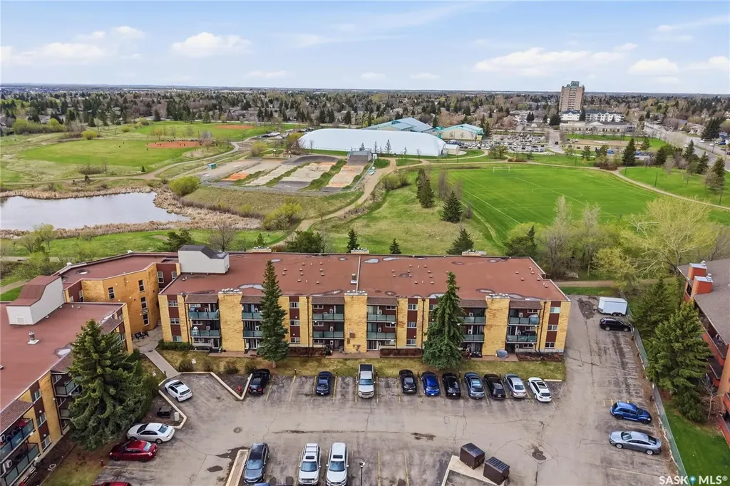 423 Tait Court Saskatoon SK S7H 5L3
