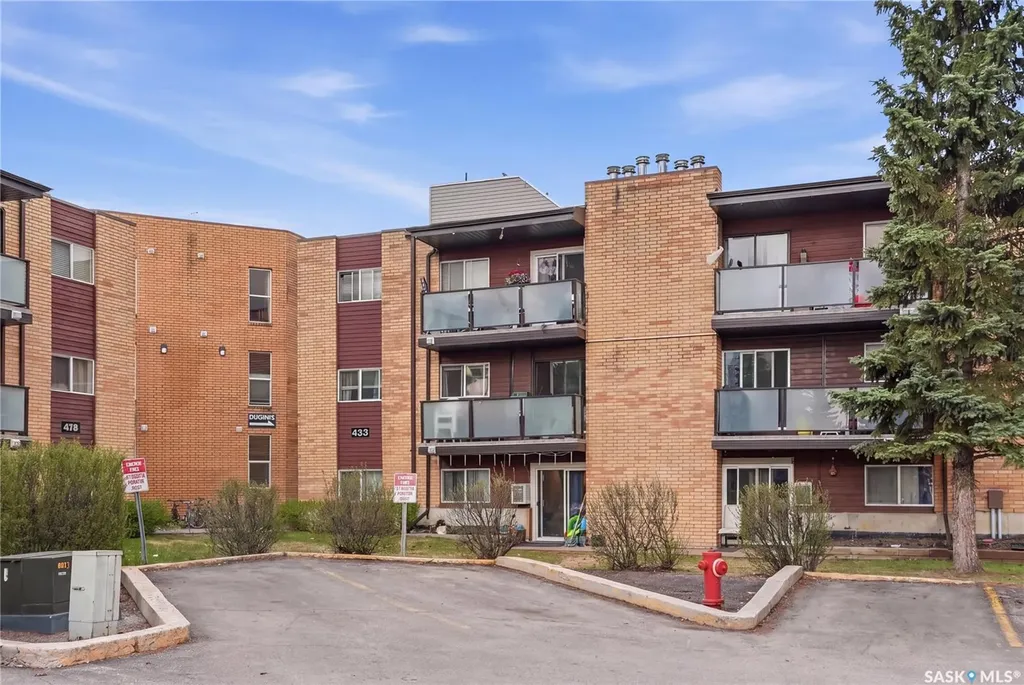 423 Tait Court Saskatoon SK S7H 5L3