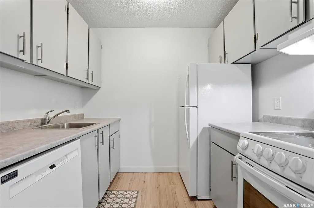 423 Tait Court Saskatoon SK S7H 5L3