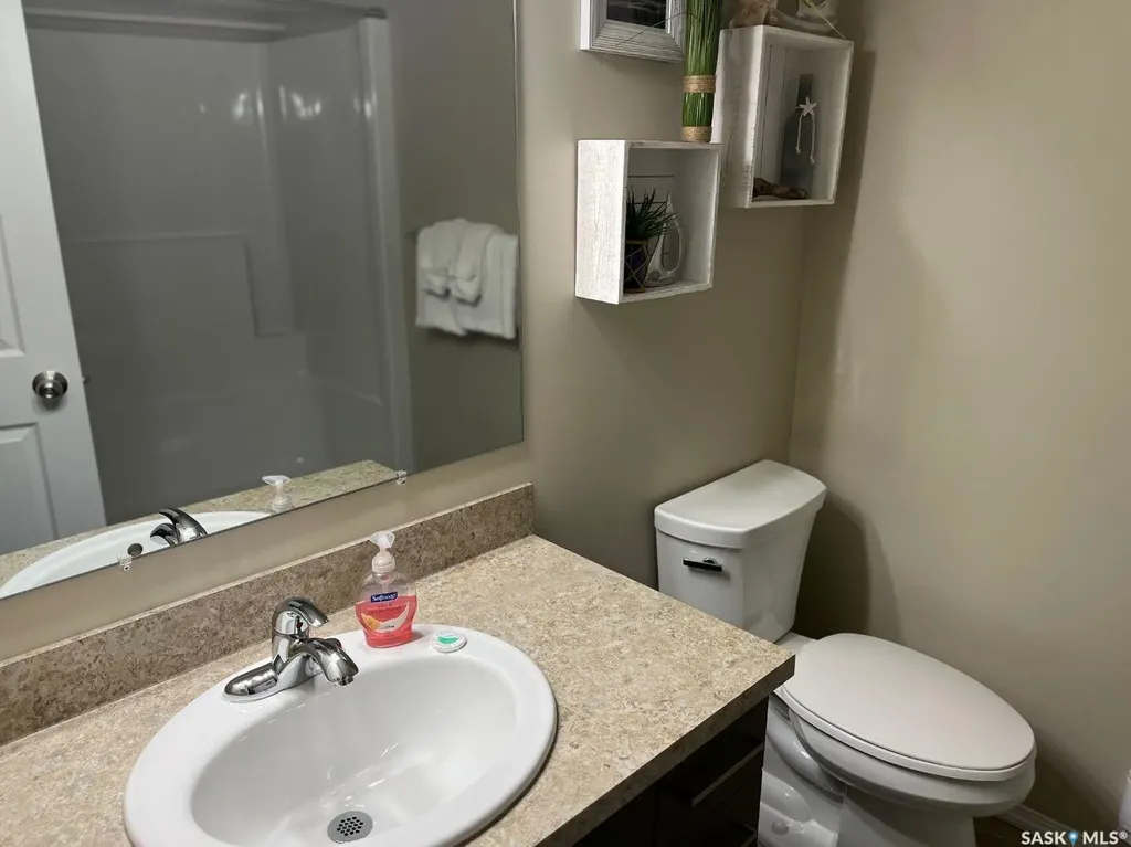 1250 Aaro Avenue Elbow SK S0H 1J0