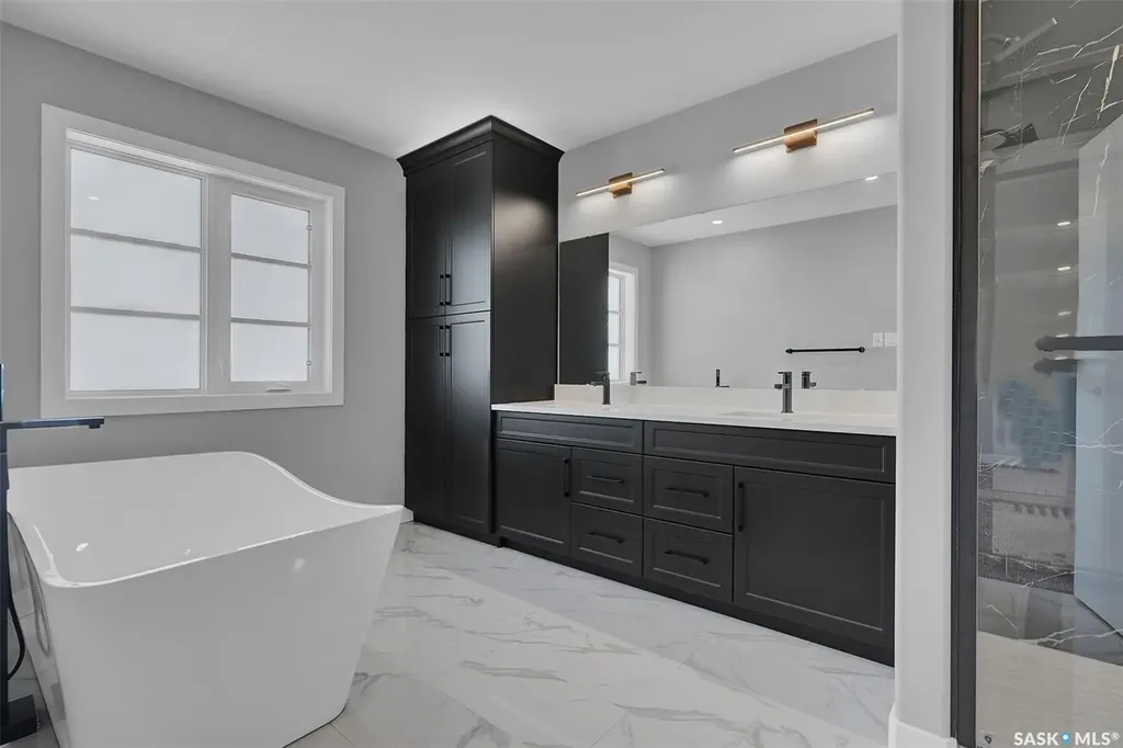 4327 Wild Rose Drive Regina SK S4V 3V6