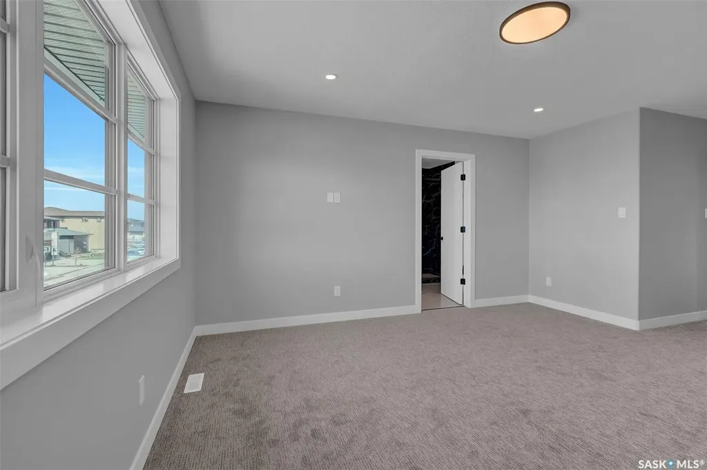 4327 Wild Rose Drive Regina SK S4V 3V6
