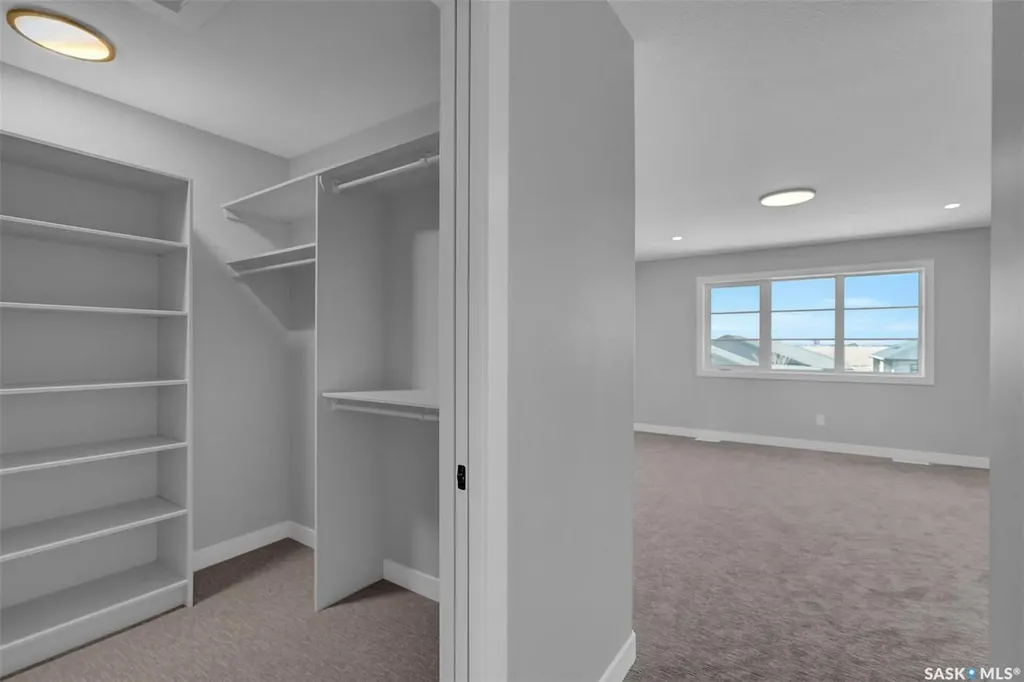 4327 Wild Rose Drive Regina SK S4V 3V6