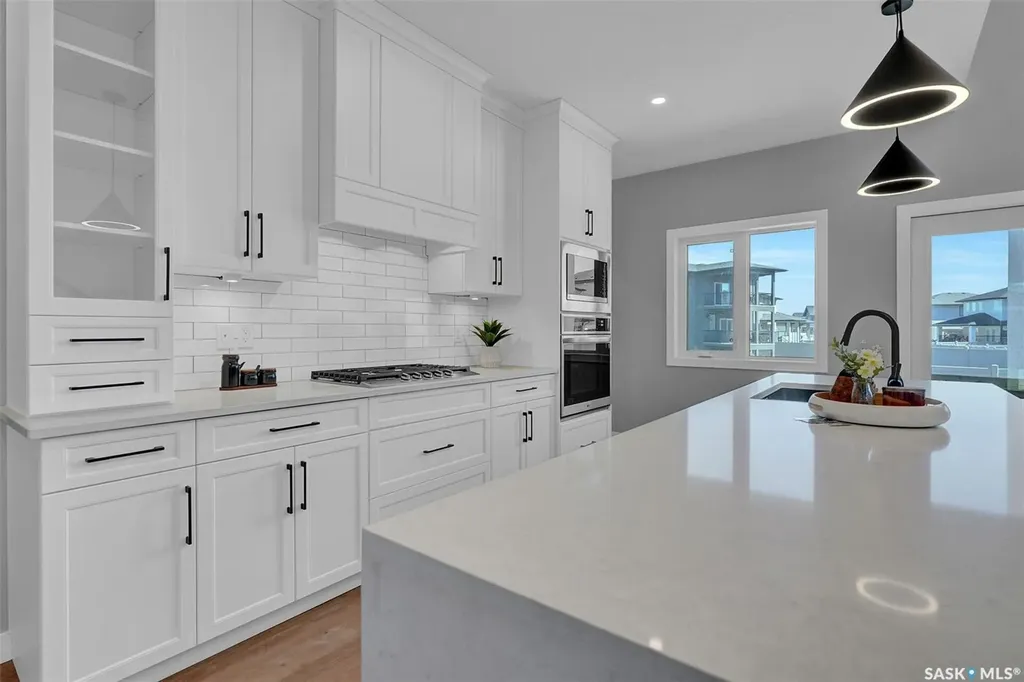4327 Wild Rose Drive Regina SK S4V 3V6