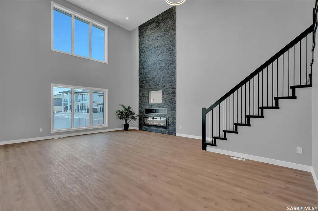 4327 Wild Rose Drive Regina SK S4V 3V6