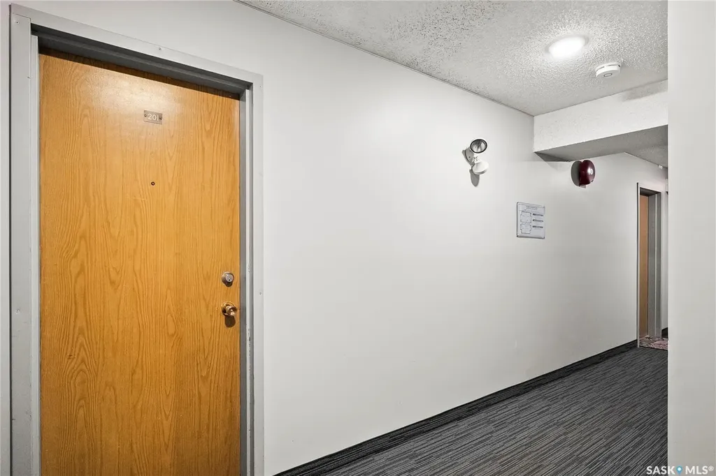 215 Kingsmere Boulevard Saskatoon SK S7J 4J6