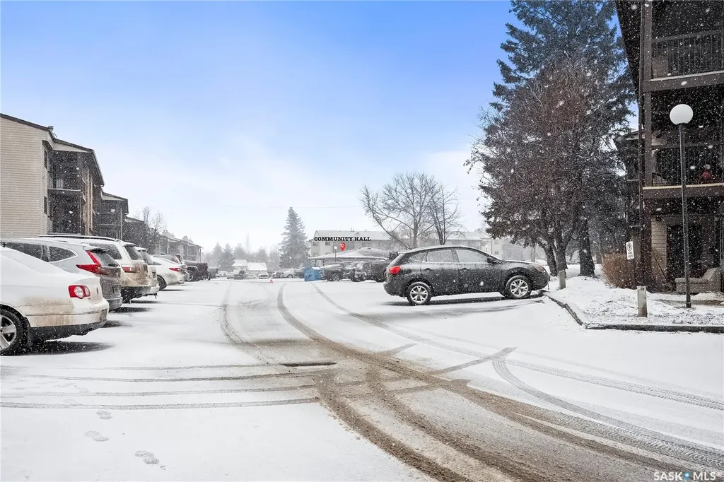 215 Kingsmere Boulevard Saskatoon SK S7J 4J6