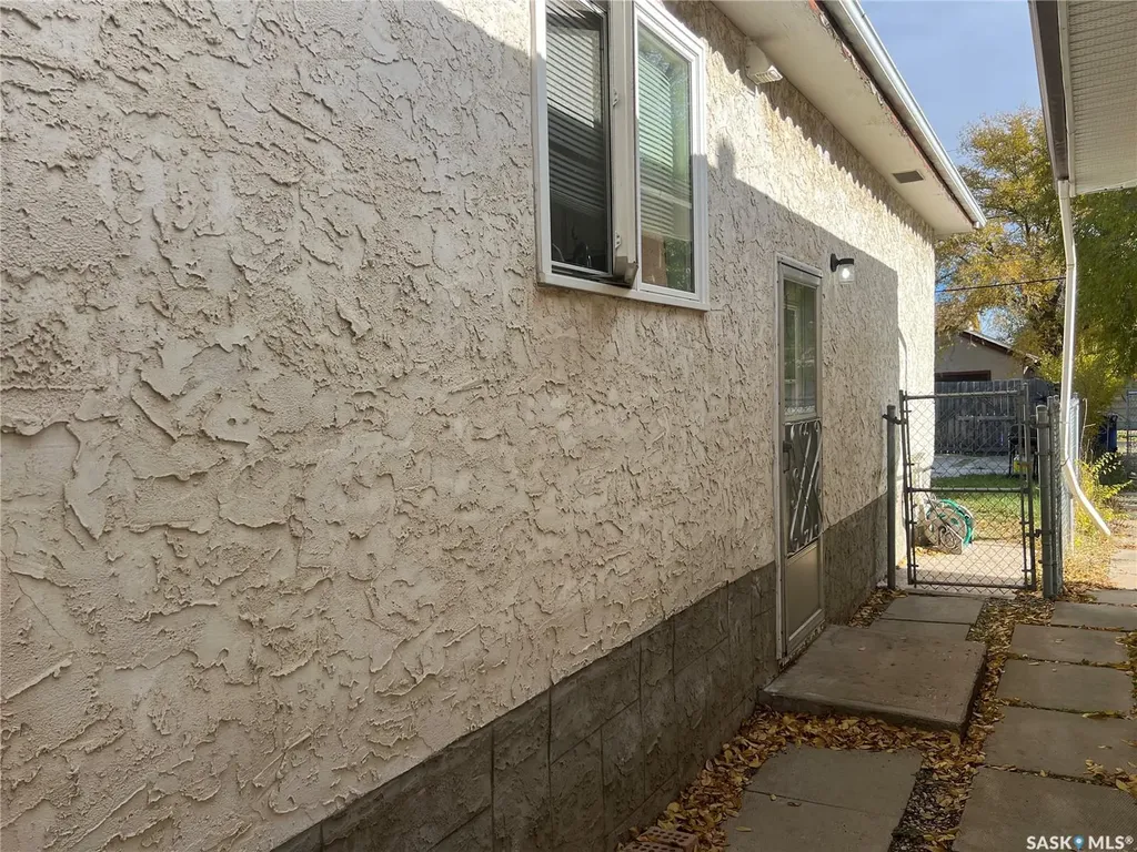 405 York Street Regina SK S4R 4W7