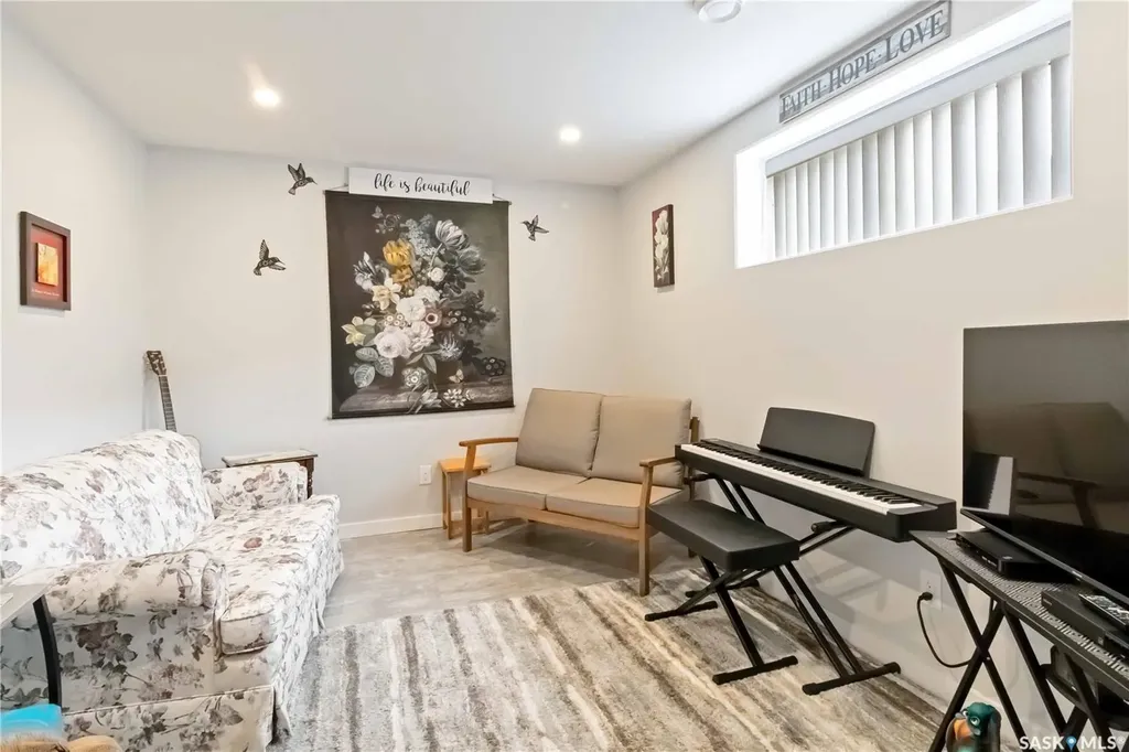 3214 11th Street Saskatoon SK S7M 5G3