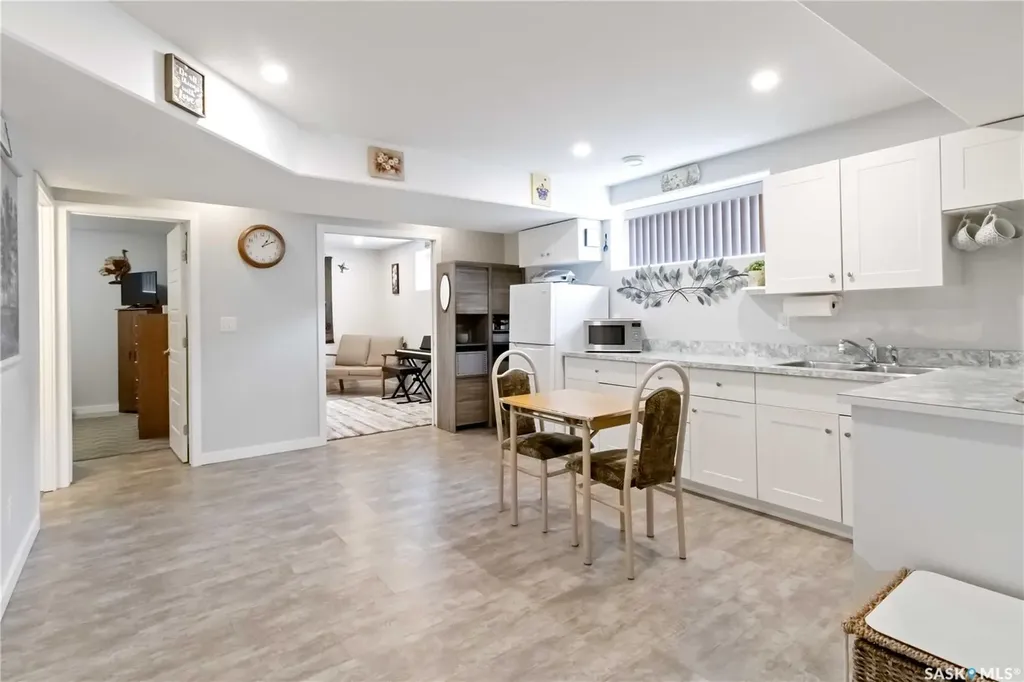 3214 11th Street Saskatoon SK S7M 5G3