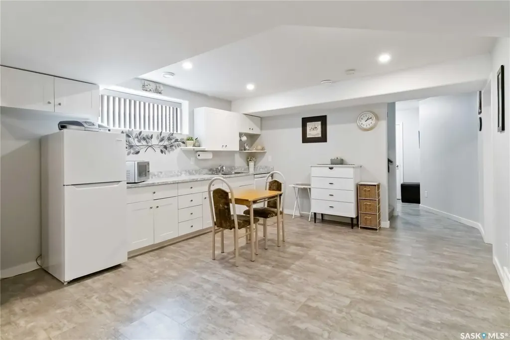 3214 11th Street Saskatoon SK S7M 5G3