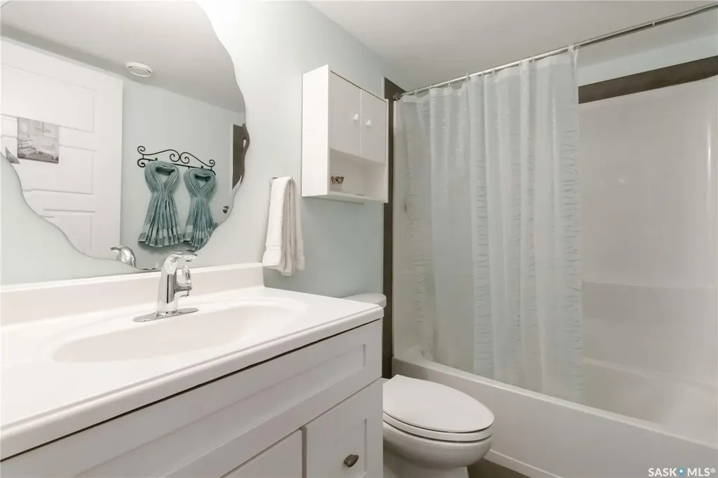3214 11th Street Saskatoon SK S7M 5G3