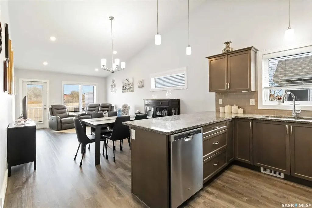 3214 11th Street Saskatoon SK S7M 5G3