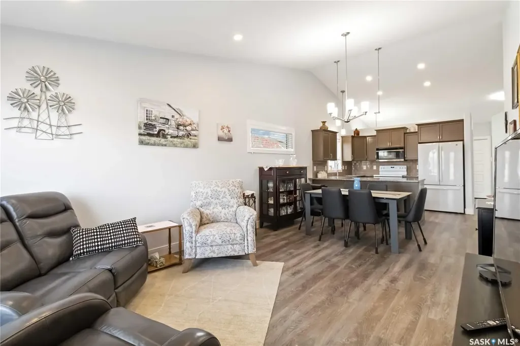 3214 11th Street Saskatoon SK S7M 5G3