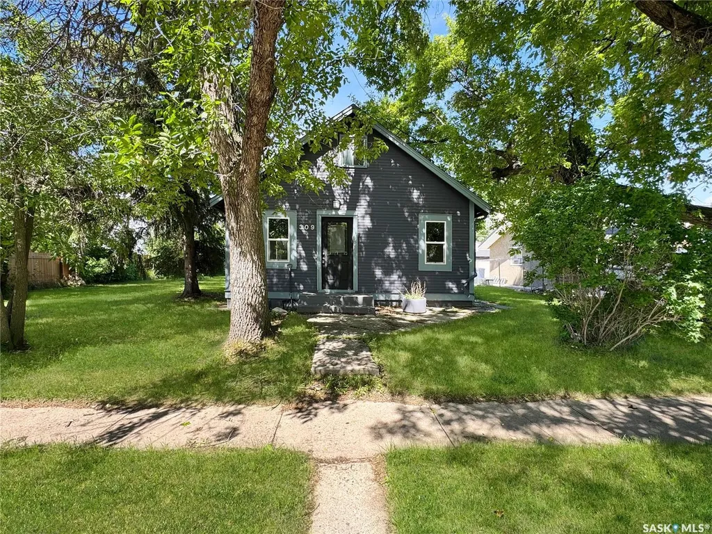 309 3rd Street W Wilkie SK S0K 4W0