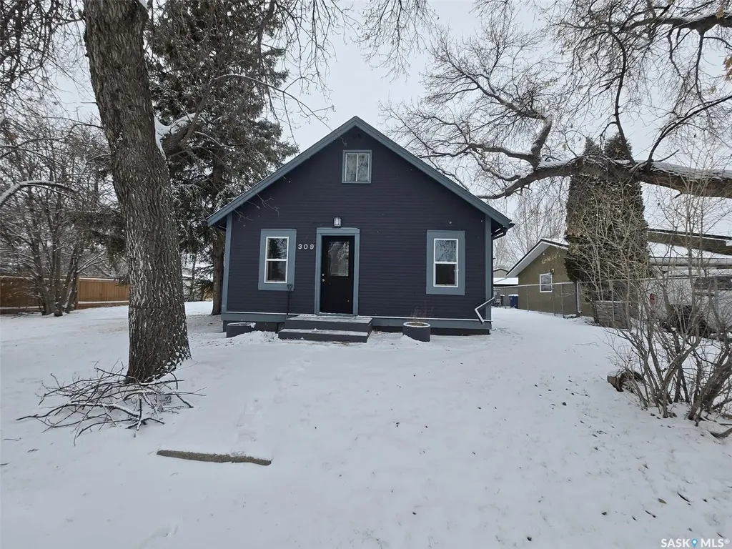 309 3rd Street W Wilkie SK S0K 4W0
