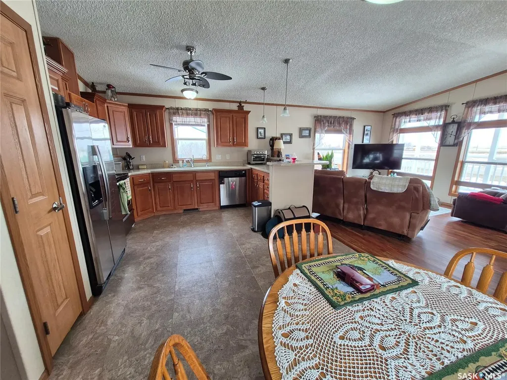 4425 Access Road Halbrite SK S0C 1H0