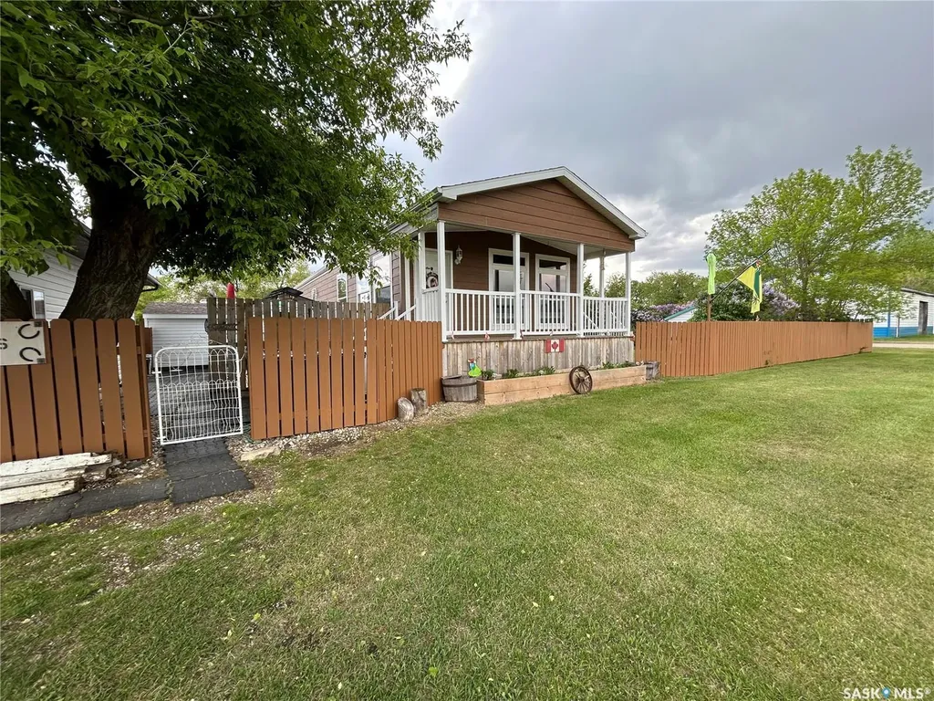 4425 Access Road Halbrite SK S0C 1H0