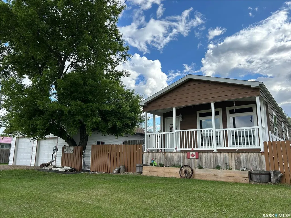 4425 Access Road Halbrite SK S0C 1H0