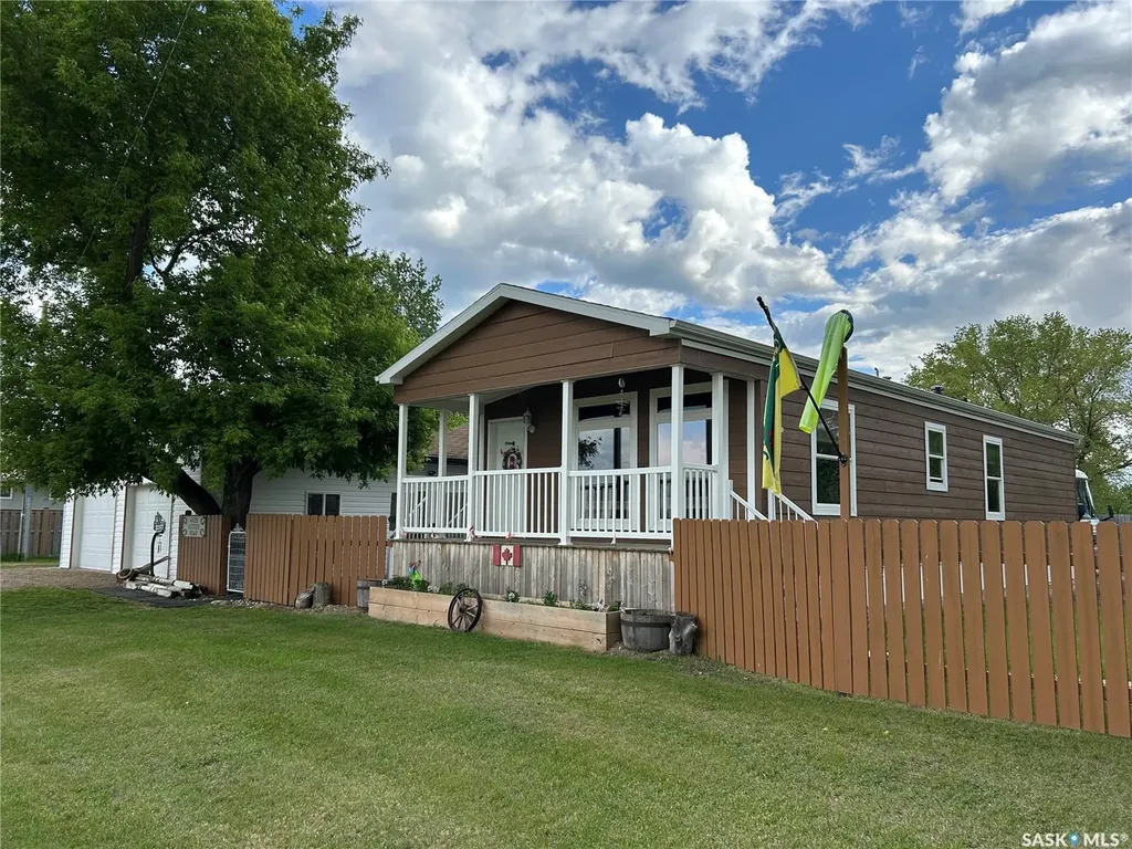 4425 Access Road Halbrite SK S0C 1H0