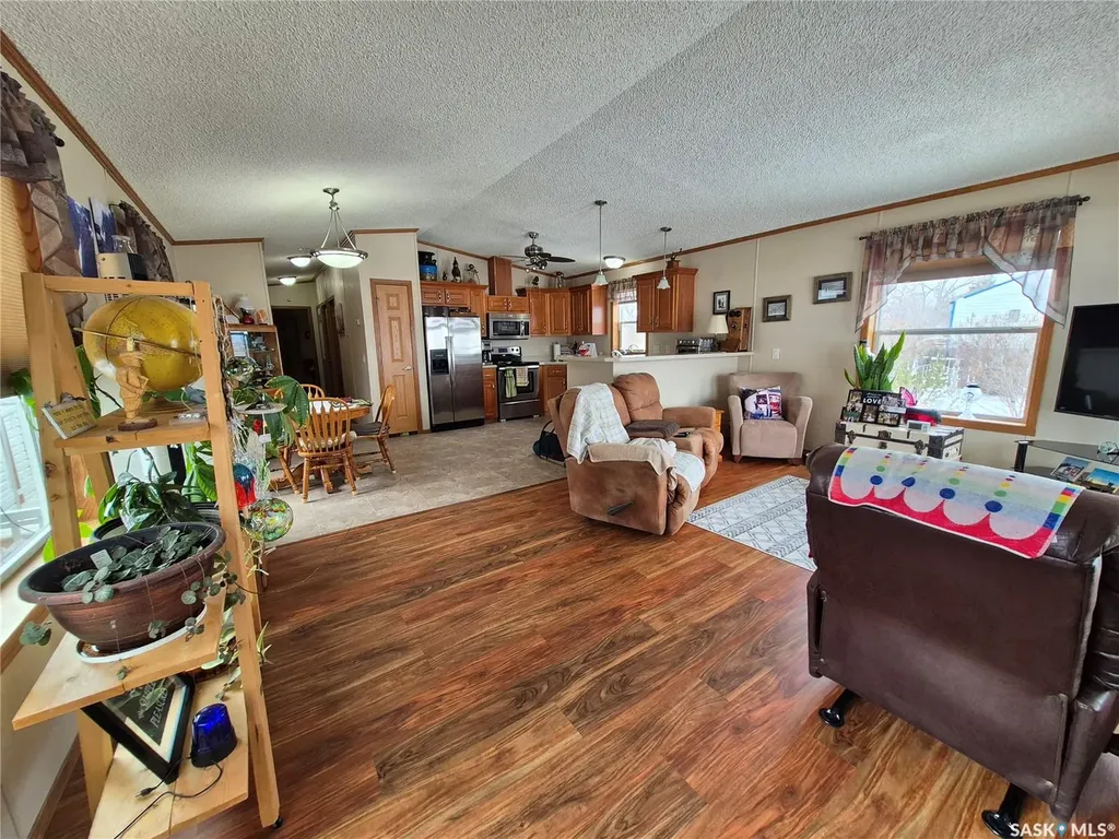 4425 Access Road Halbrite SK S0C 1H0